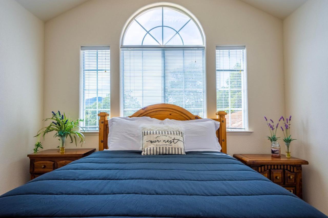Mountain Majesty With Hot Tub, Pool Table, Generator, Ev Hookup Villa Oakhurst Exterior photo
