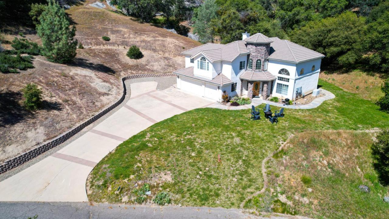 Mountain Majesty With Hot Tub, Pool Table, Generator, Ev Hookup Villa Oakhurst Exterior photo