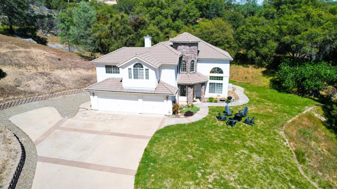 Mountain Majesty With Hot Tub, Pool Table, Generator, Ev Hookup Villa Oakhurst Exterior photo